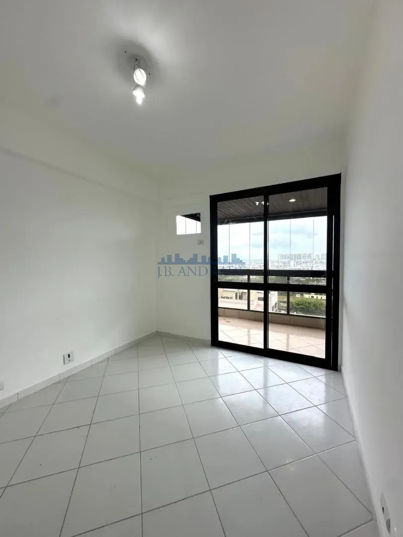 Glass-enclosed balcony in a 4-bedroom apartment, 197 m² — photo 20