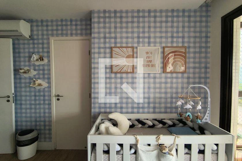 160 m² rental apartment with 4 en-suite rooms and balcony — photo 3