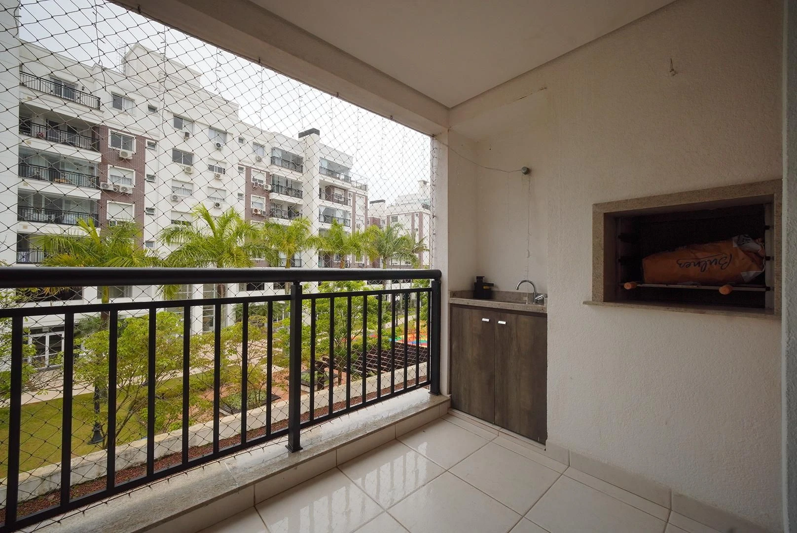 Furnished apartment, 100 m², with a grill on the balcony — photo 22