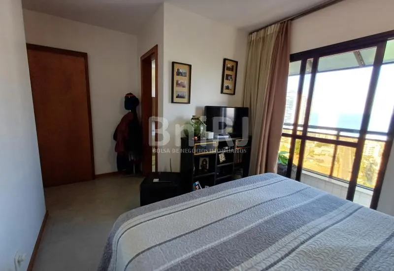 Furnished 179 m² apartment with 3 bedrooms — photo 42