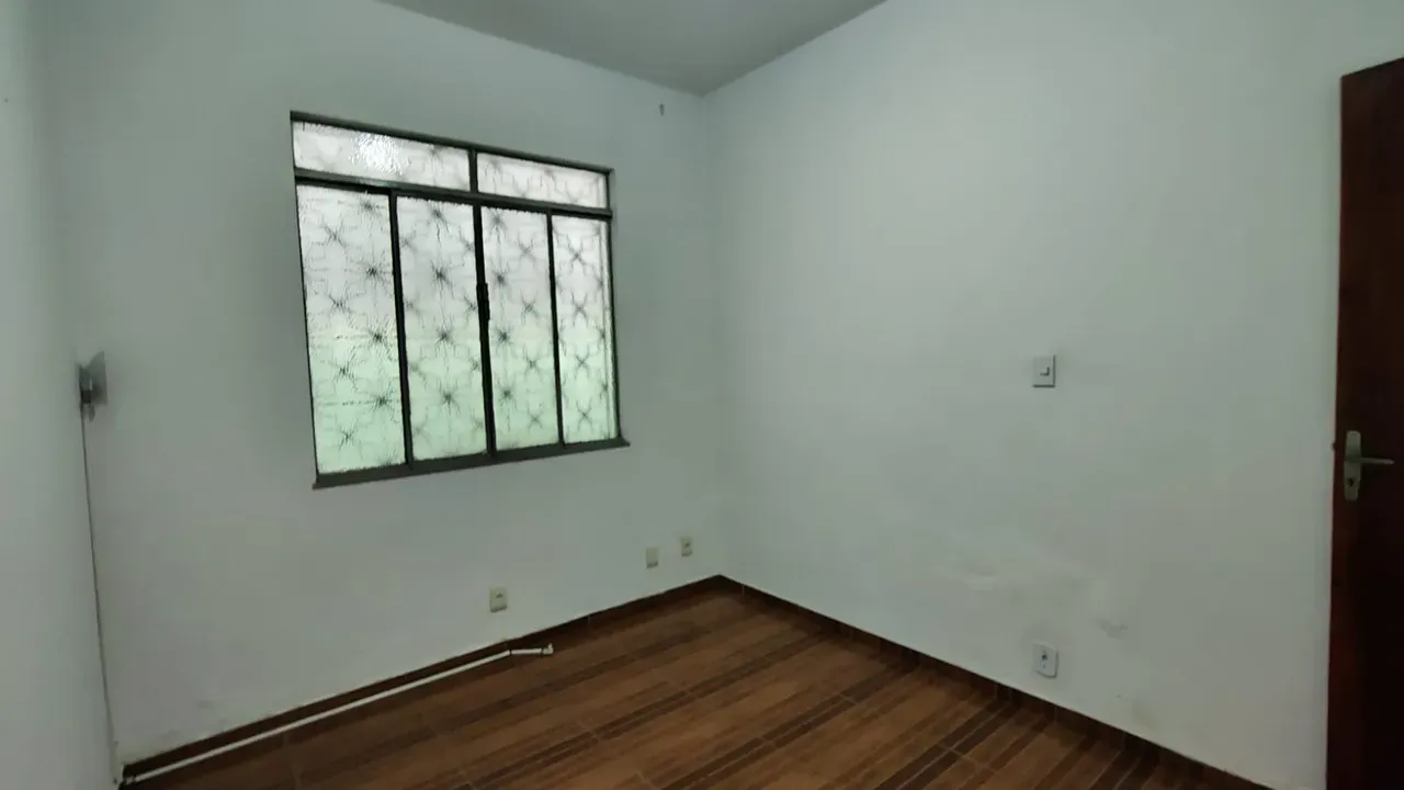 Unfurnished house with 7 bedrooms and 1 suite — photo 21