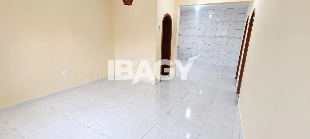 2-bedroom house with a garden