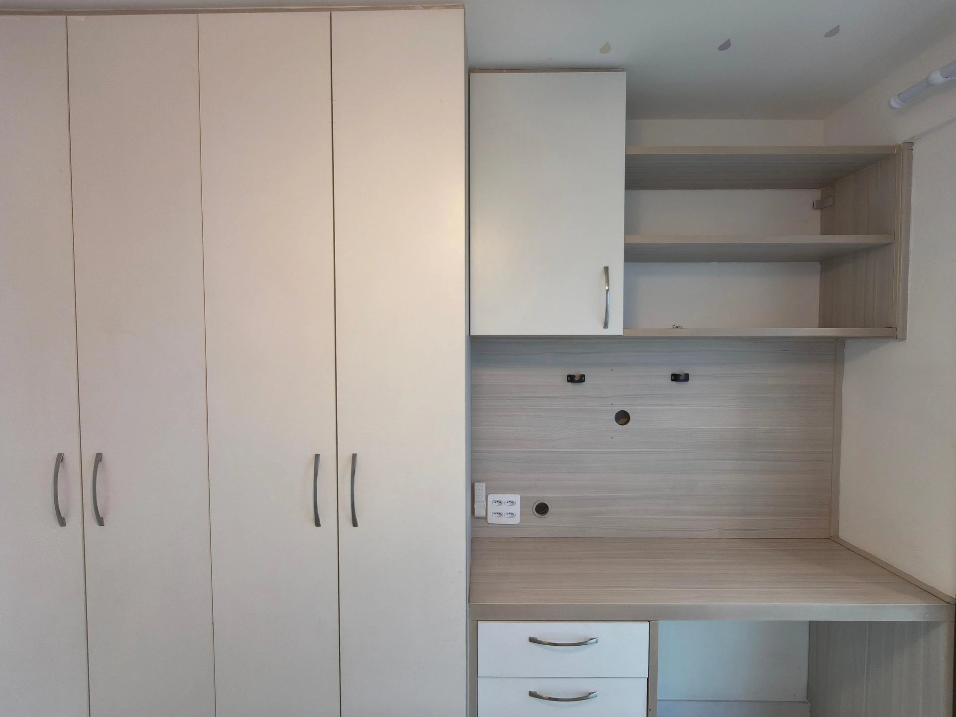 Floor-to-ceiling windows in a 3-bedroom apartment, 140 m² — photo 36