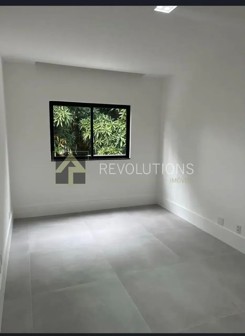 Casa com 3 quartos e 5 banheiros, com varanda — photo 9