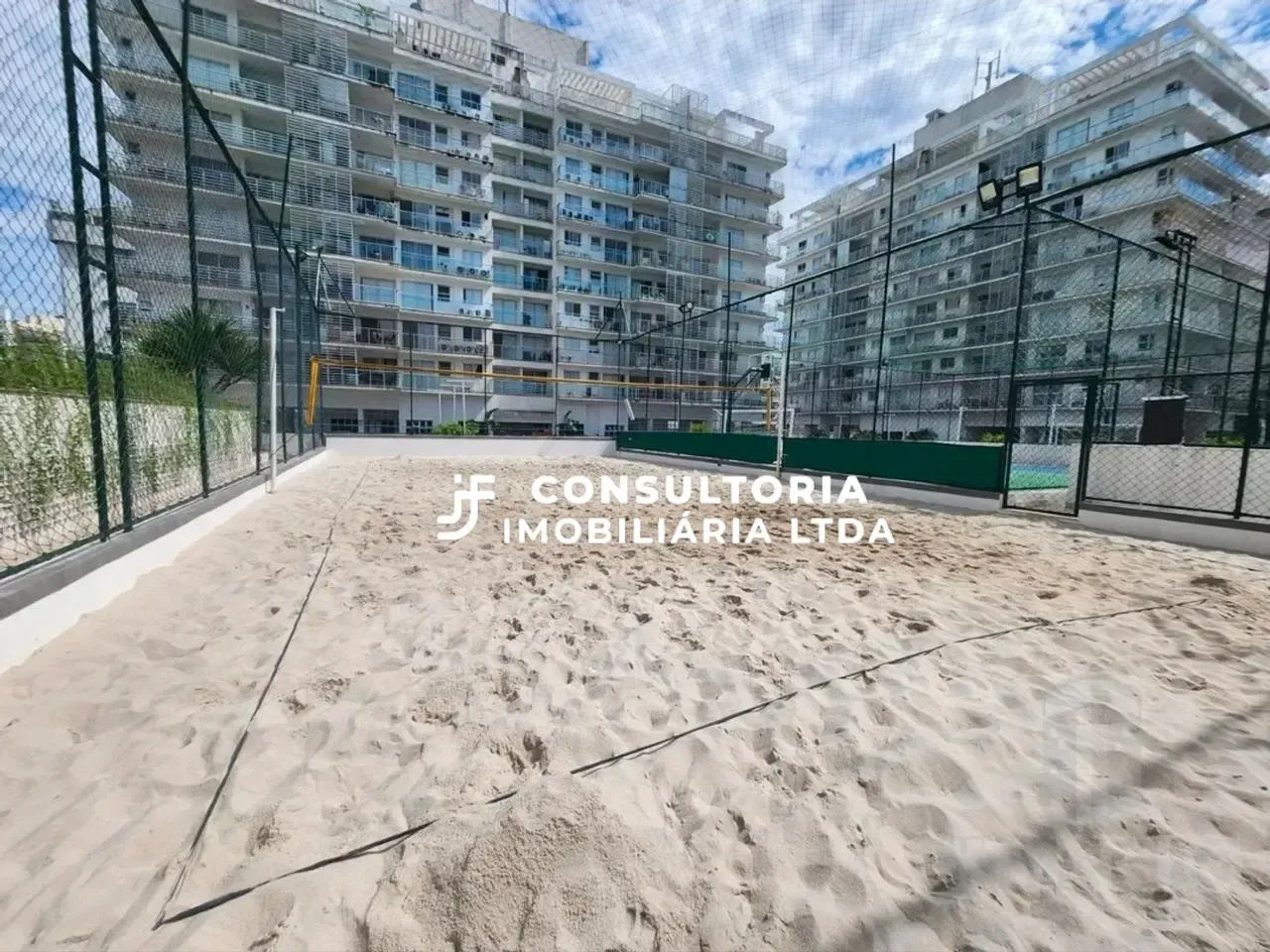 Unfurnished apartment with air conditioning and 3 bedrooms — photo 41