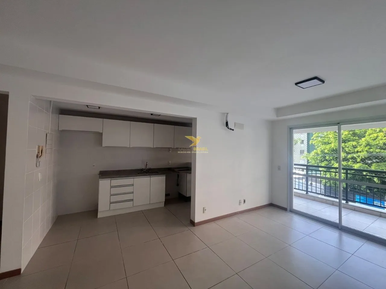 Apartment, 104 m², with a glass-enclosed balcony — photo 4