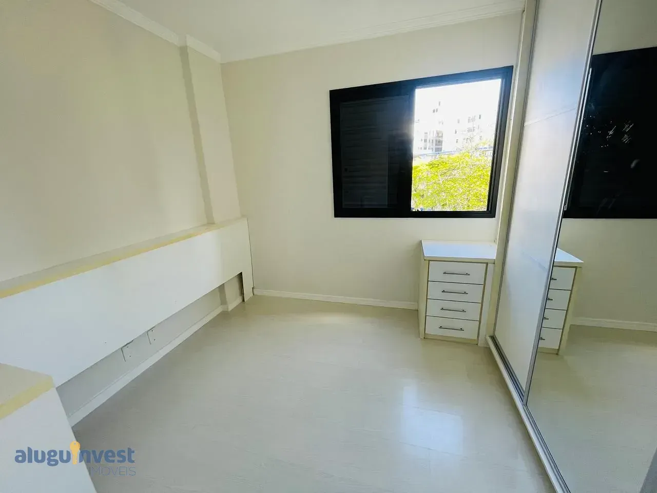 2-bedroom apartment with a washing machine in Florianópolis — photo 2