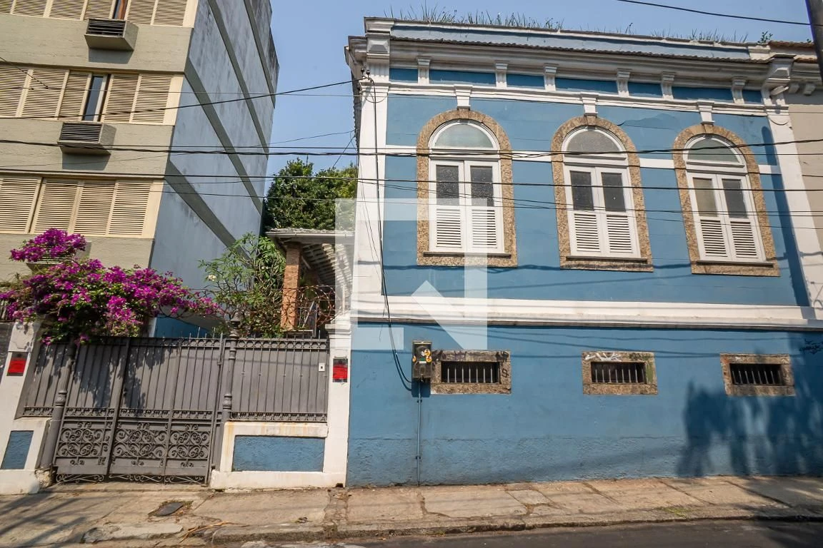 Furnished house, 300 m², with floor-to-ceiling windows — photo 118