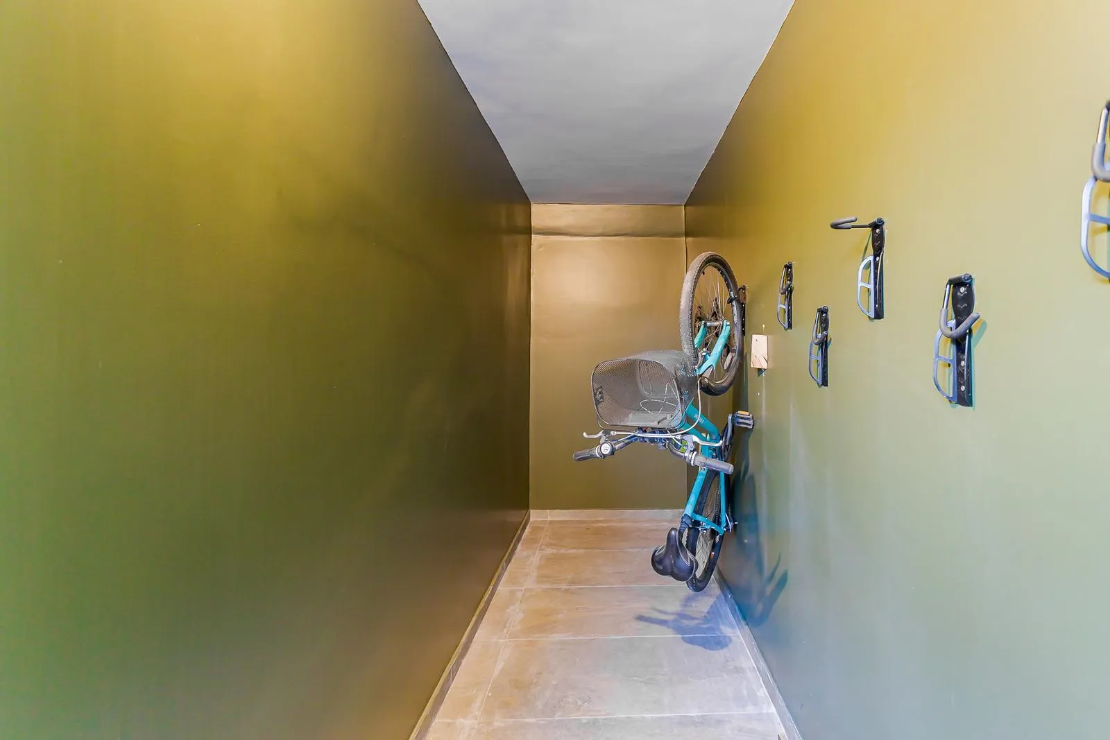 Furnished studio 22 m² with an en-suite bathroom — photo 25