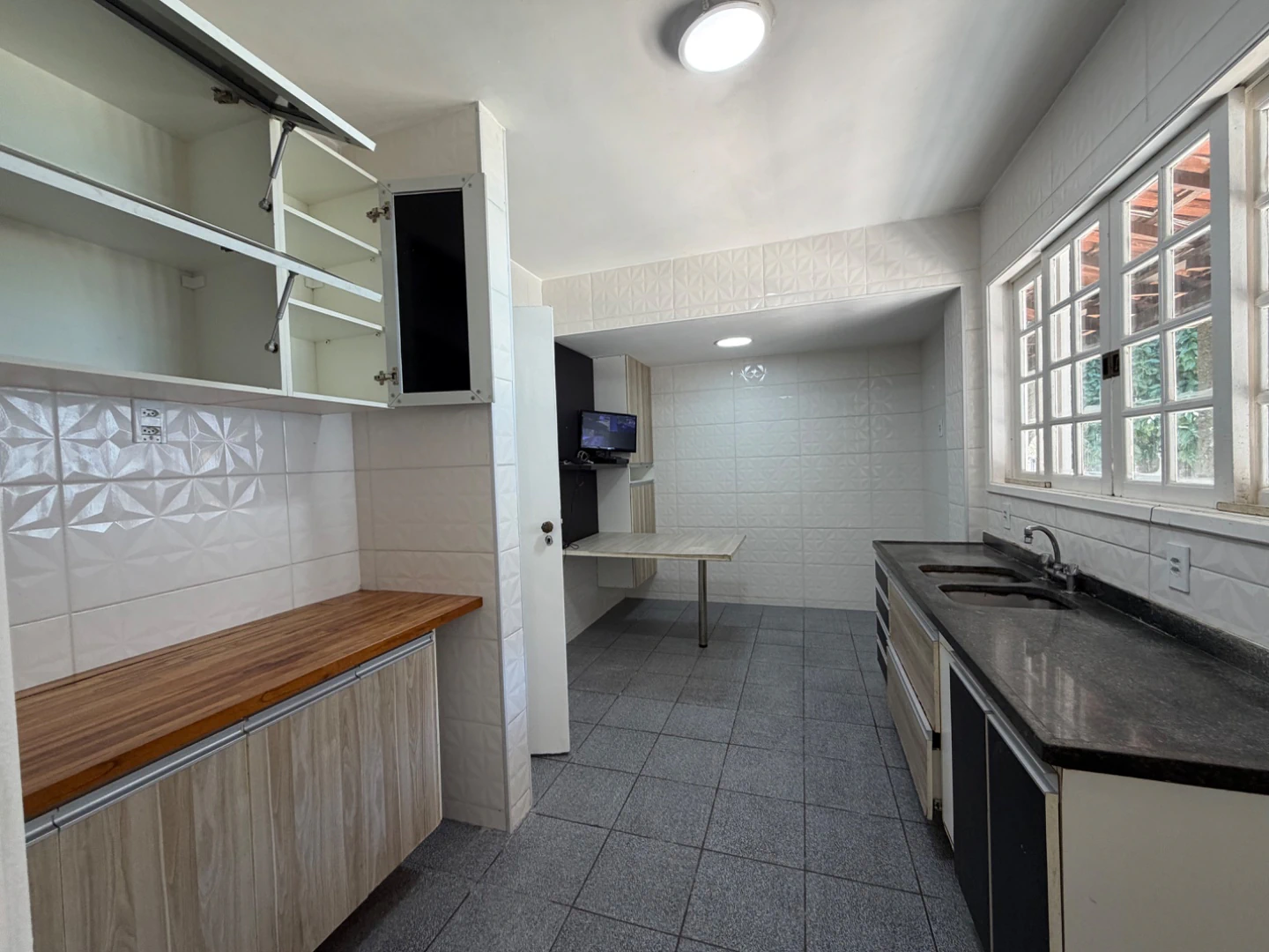 House, 250 m², with a private BBQ — photo 3