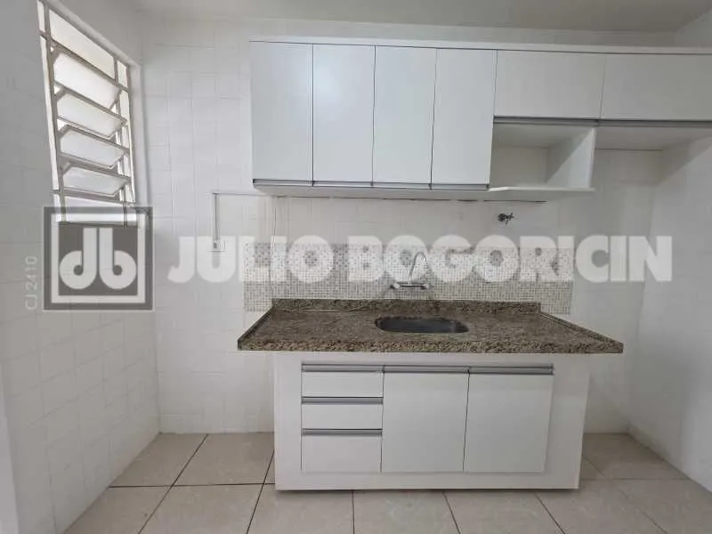 Apartment, 91 m², with wood or laminate floors — photo 12