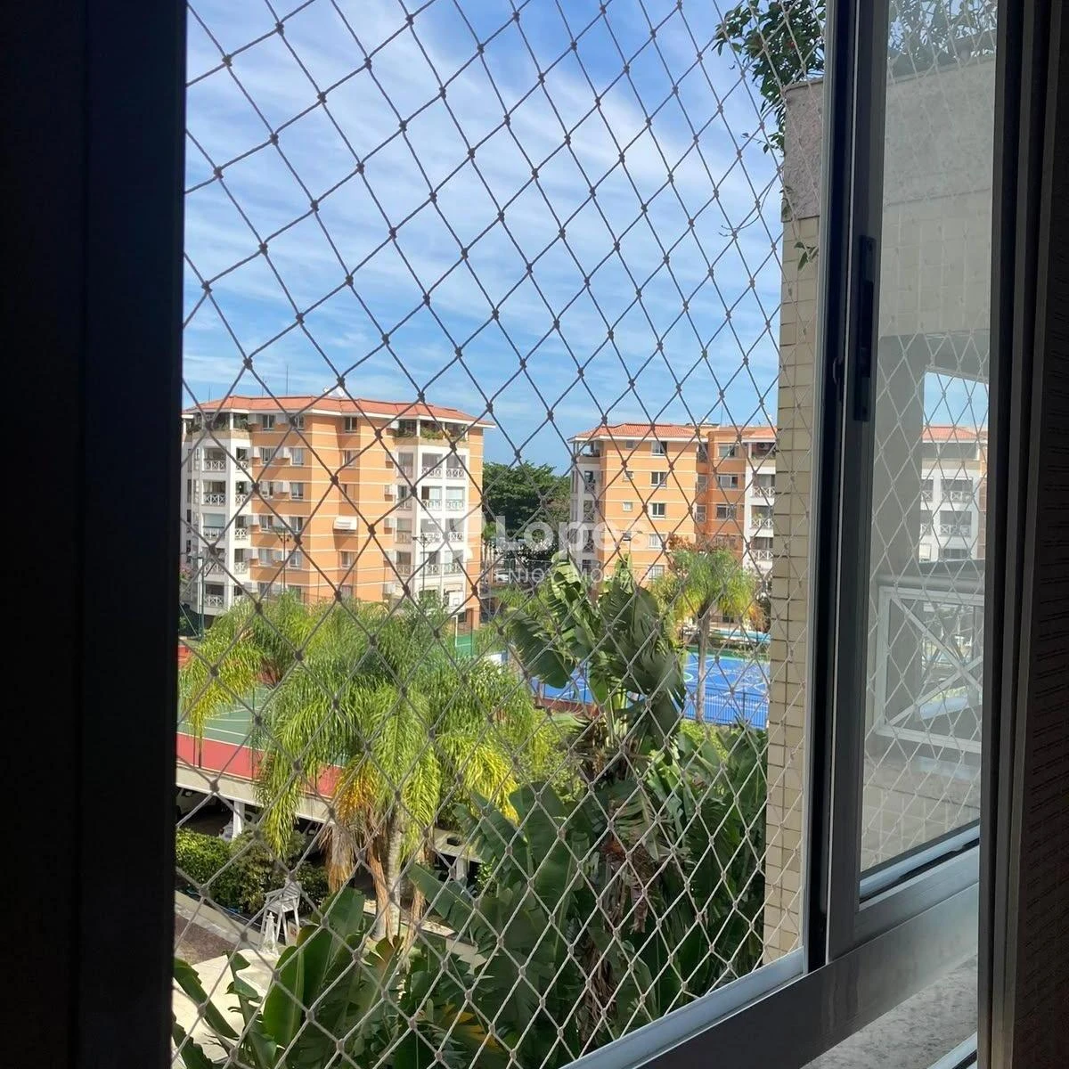 Furnished apartment, 96 m², with a glass-enclosed balcony — photo 17