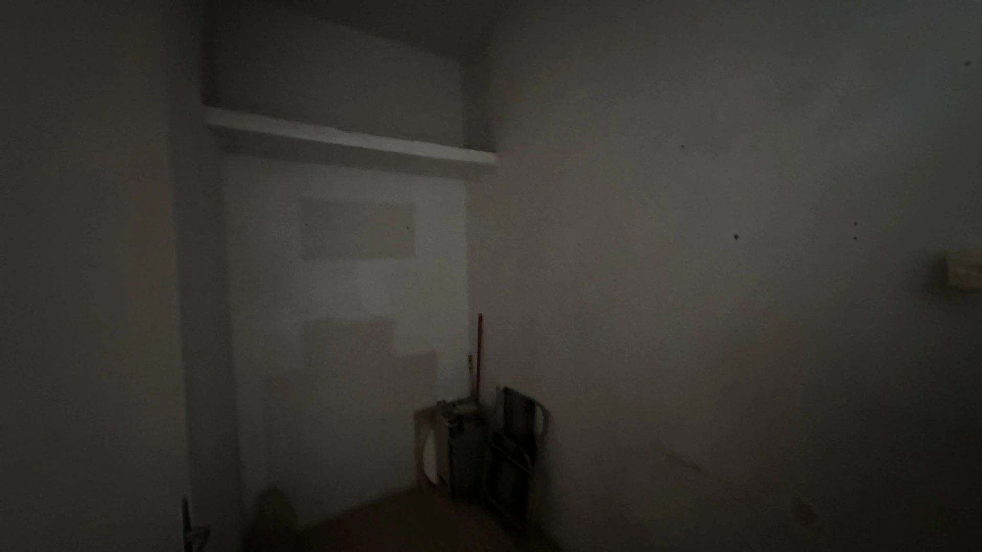 1-bedroom apartment with a separate kitchen and no parking — photo 35
