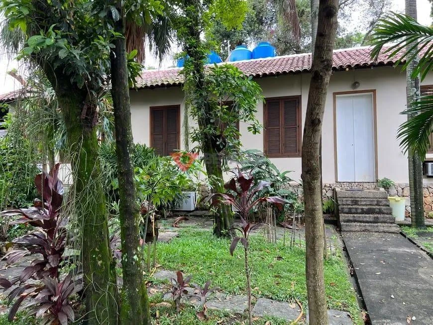 Невыверенный дом без мебели 400 м² с 7 спальнями и 7 местами — photo 4