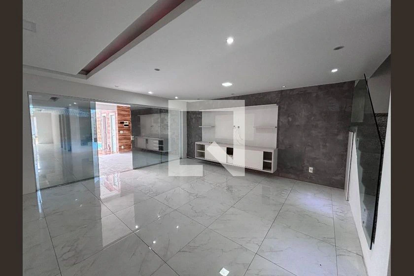 House with 4 en-suite bedrooms, 329 m² and 3 parking — photo 7