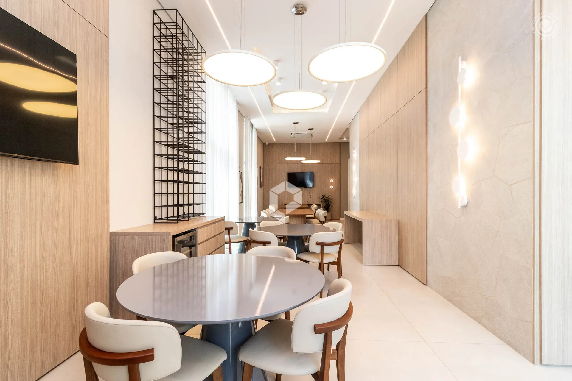 Furnished apartment with 3 en-suite bedrooms and 295 m² — photo 36