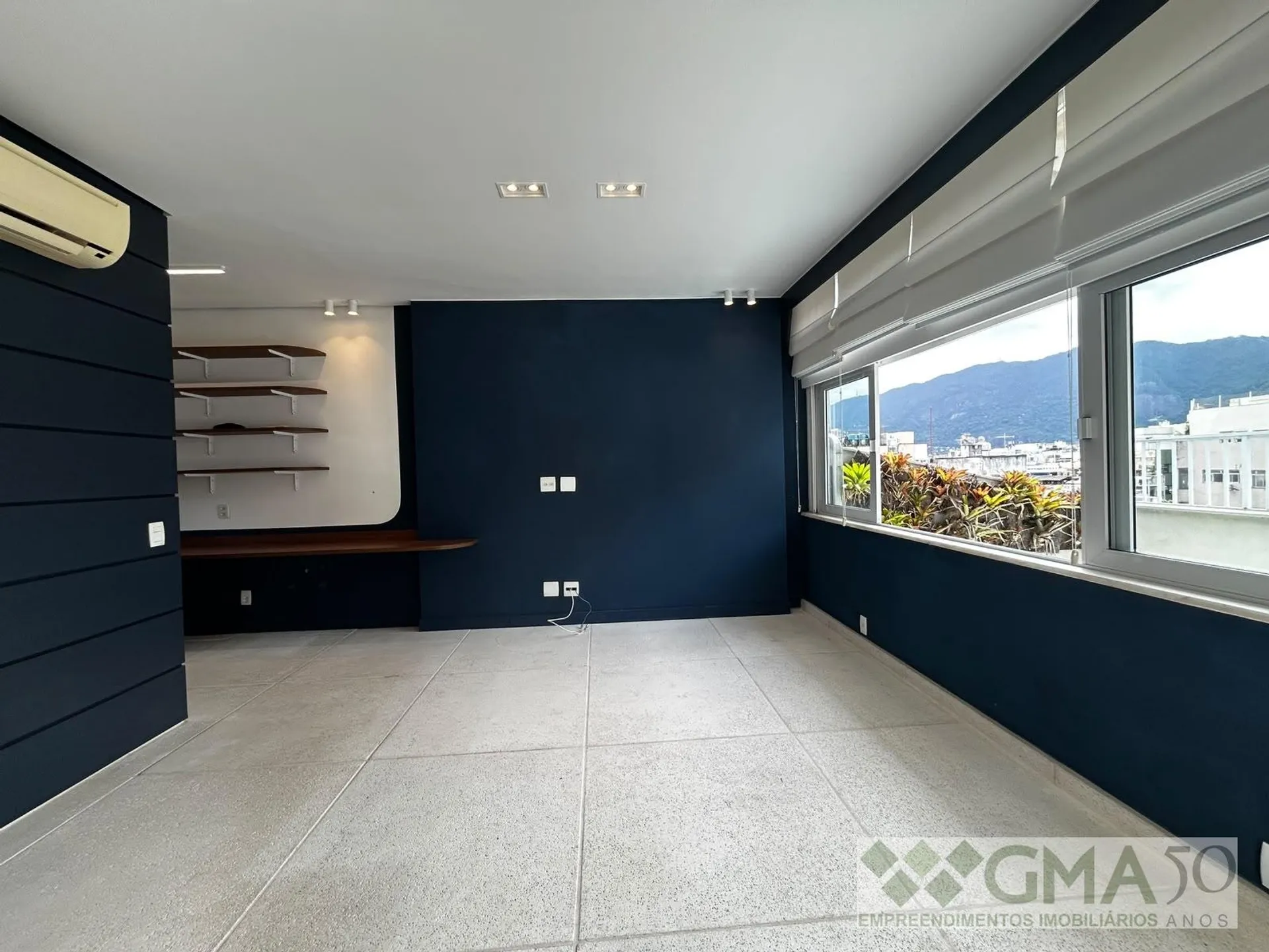 Рабочее место и 2 спальни: квартира 145 м² — photo 17