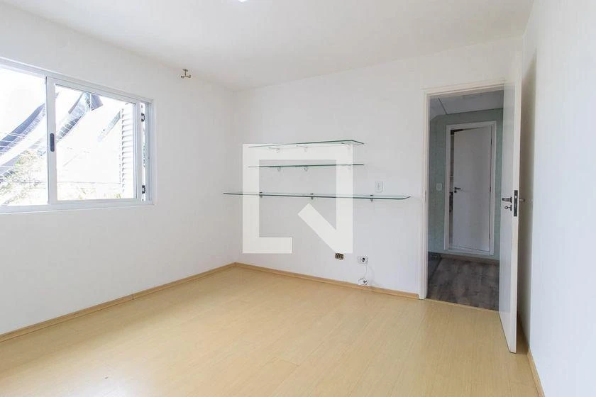 3-bedroom house with a glass-enclosed balcony — photo 27