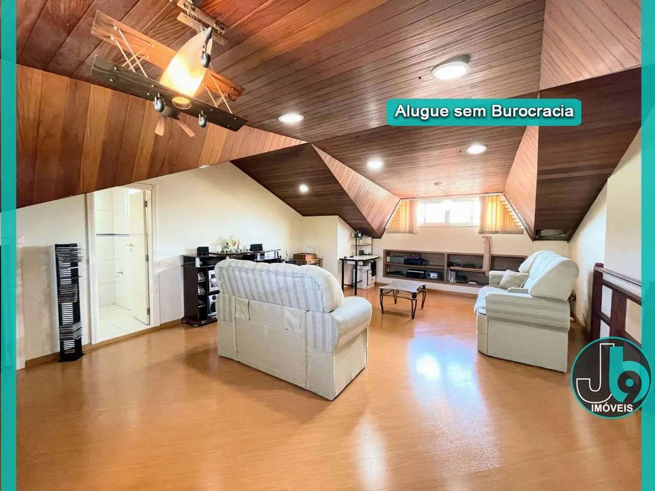 360 m² townhouse with 3 en-suite bedrooms and parking — photo 45
