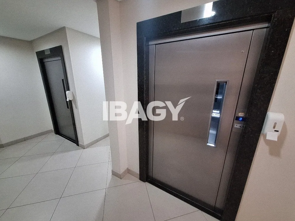 170 m² unfurnished apartment with 3 bedrooms and suite — photo 30