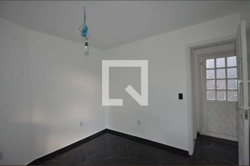 1-bedroom apartment with enclosed kitchen and garden — photo 17