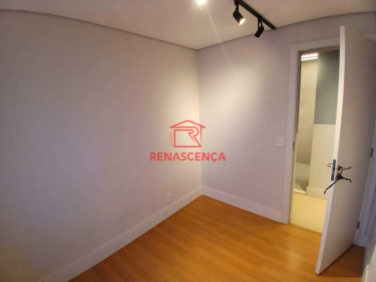 Unfurnished 2-bedroom apartment with 1 bathroom — photo 12
