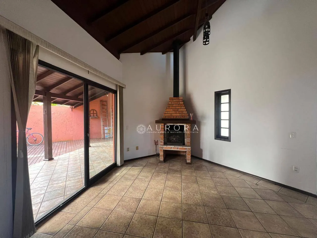 Casa de 4 dormitorios con cocina cerrada y cocina a gas — photo 12