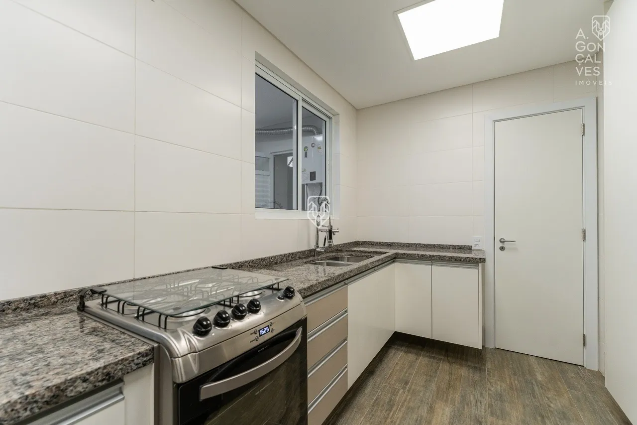Furnished apartment with 3 bedrooms and a suite — photo 19
