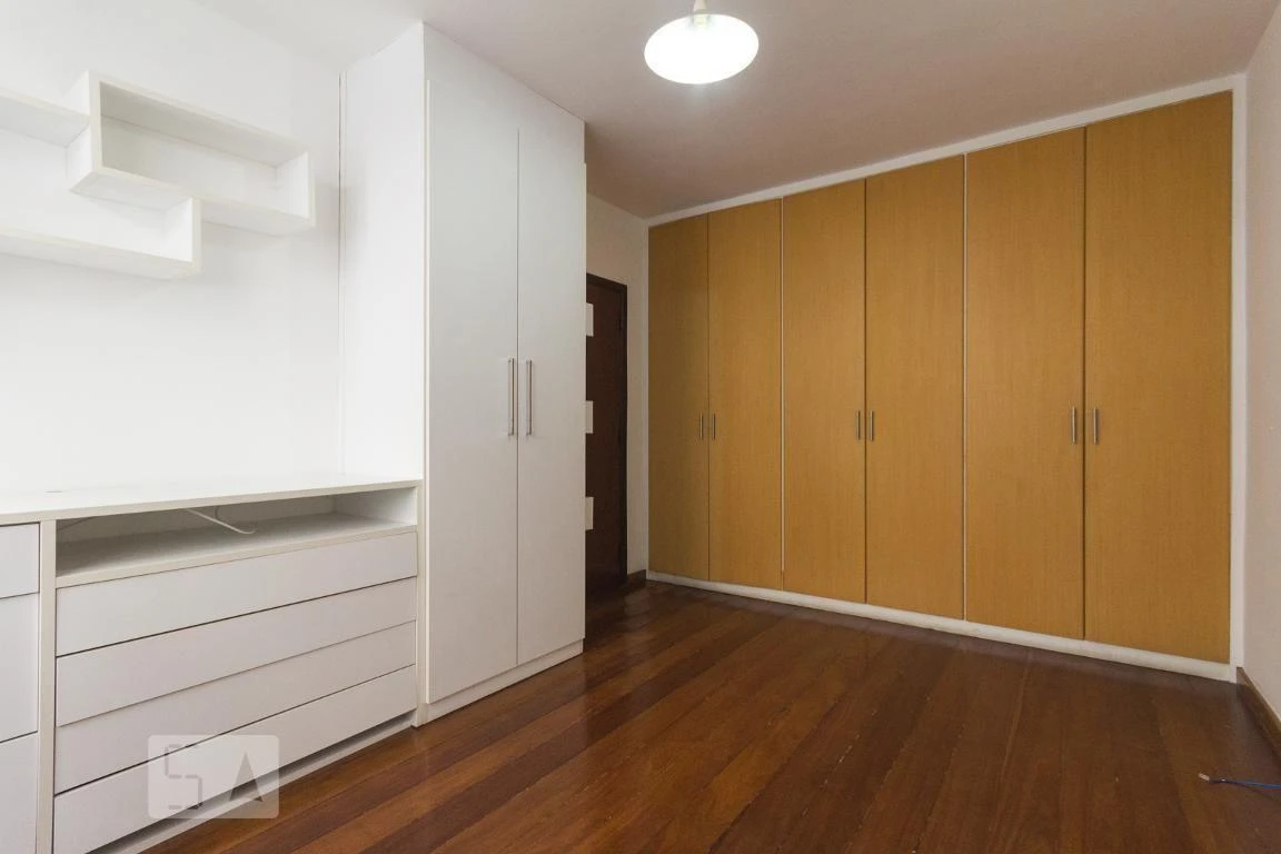 195 m² rental apartment with 3 bedrooms and 2 parking spaces — photo 24
