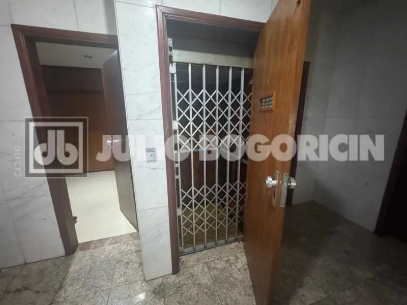 Дом 429 м²: 4 спальни, 5 парковочных мест, барбекю — photo 31