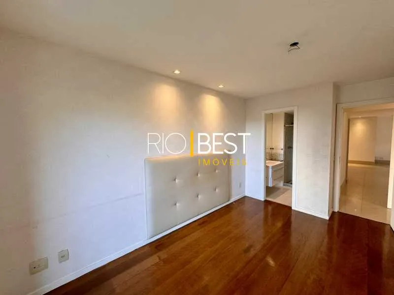 Apartamento com 3 dormitórios, 4 banheiros e varanda — photo 9