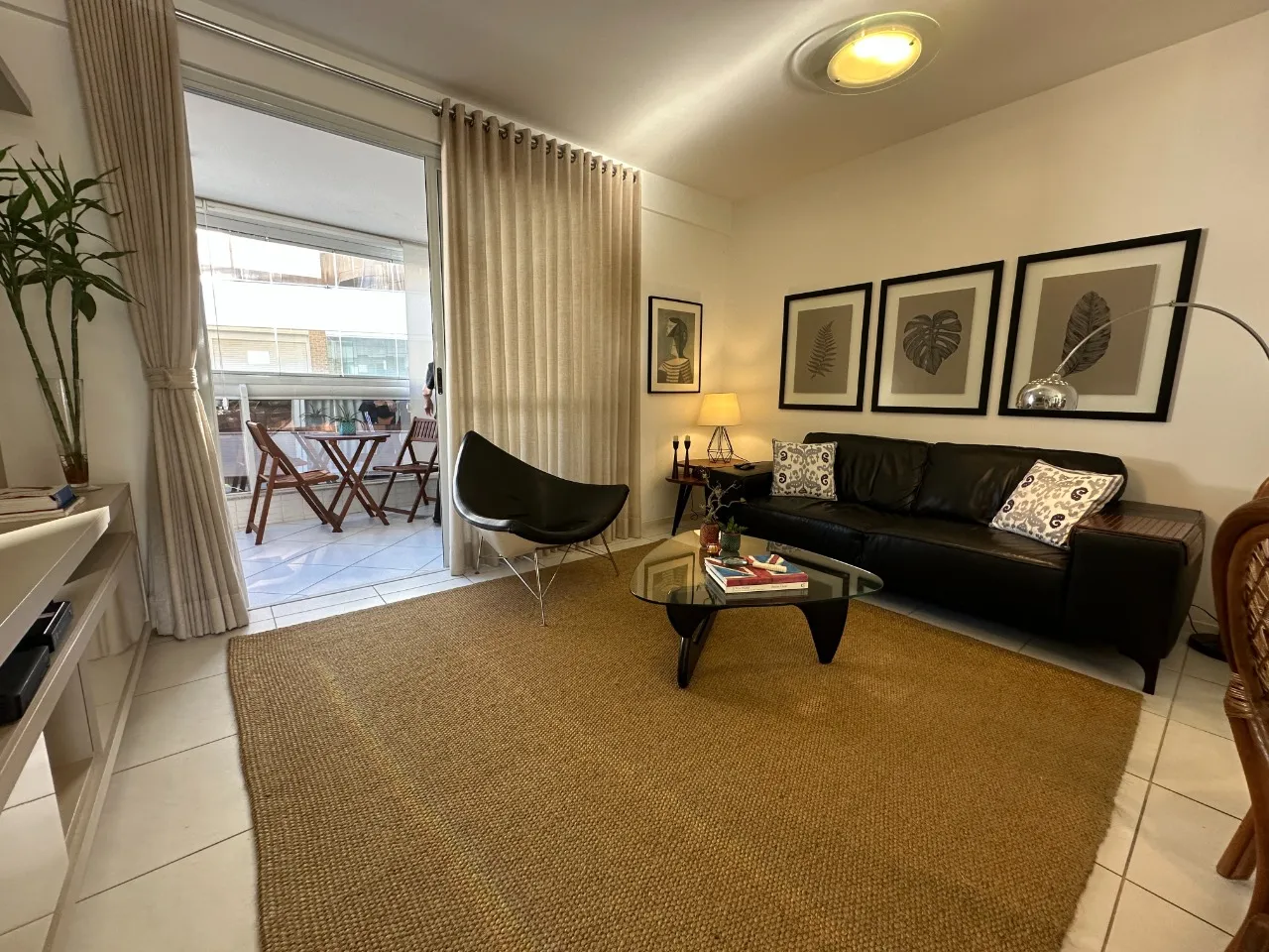 2-bedroom apartment with a glass-enclosed balcony — photo 7