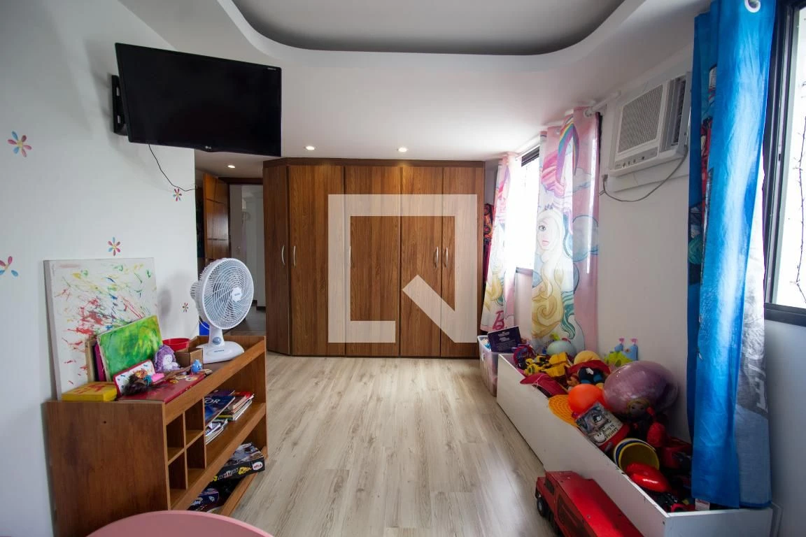 Furnished apartment with 3 en-suite bedrooms — photo 13