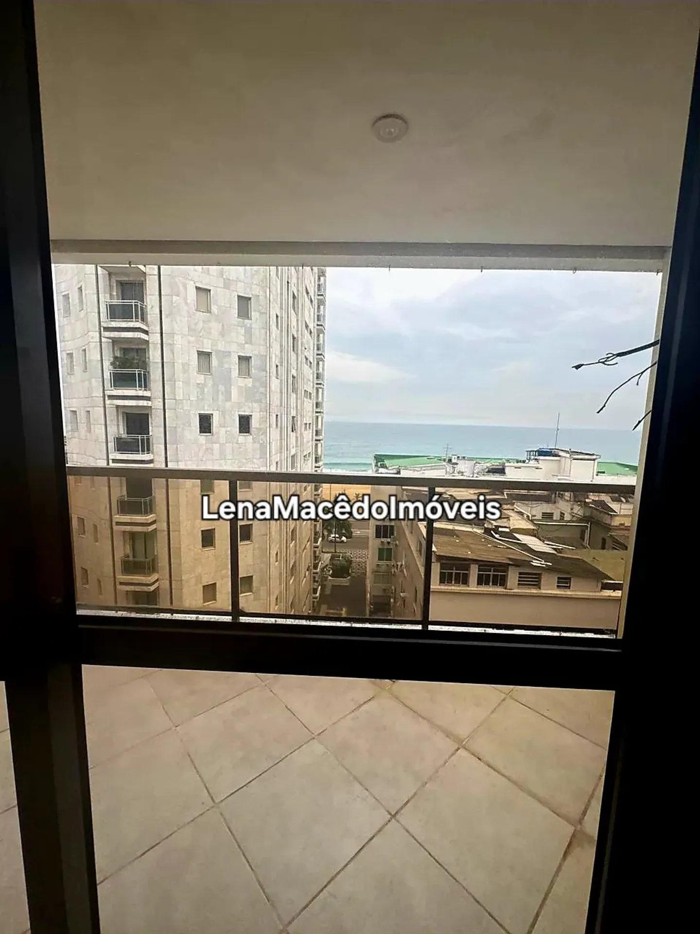 2-bedroom apartment in a building with a gym — photo 3