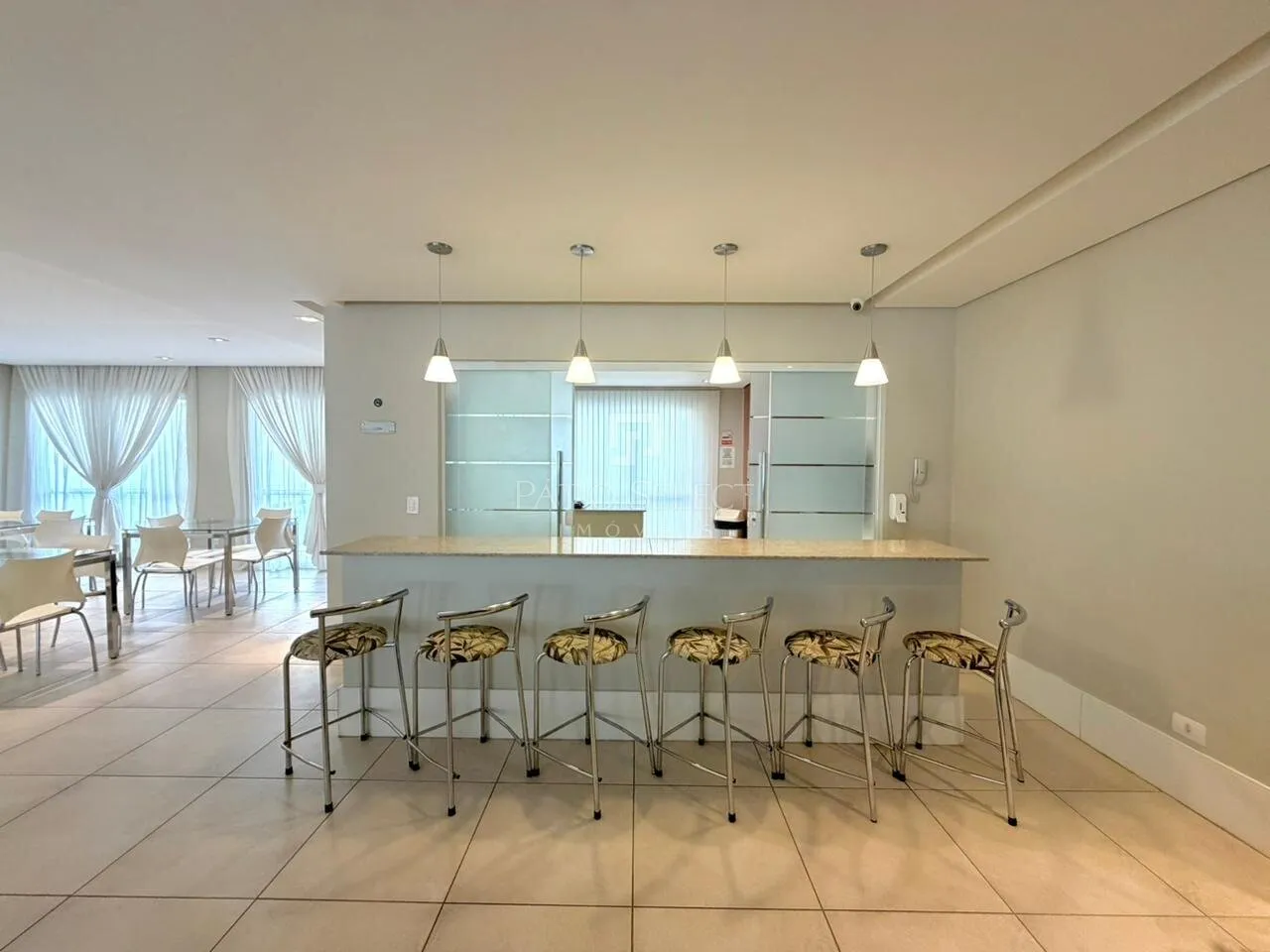 3-bedroom apartment with a washing machine in Curitiba — photo 19