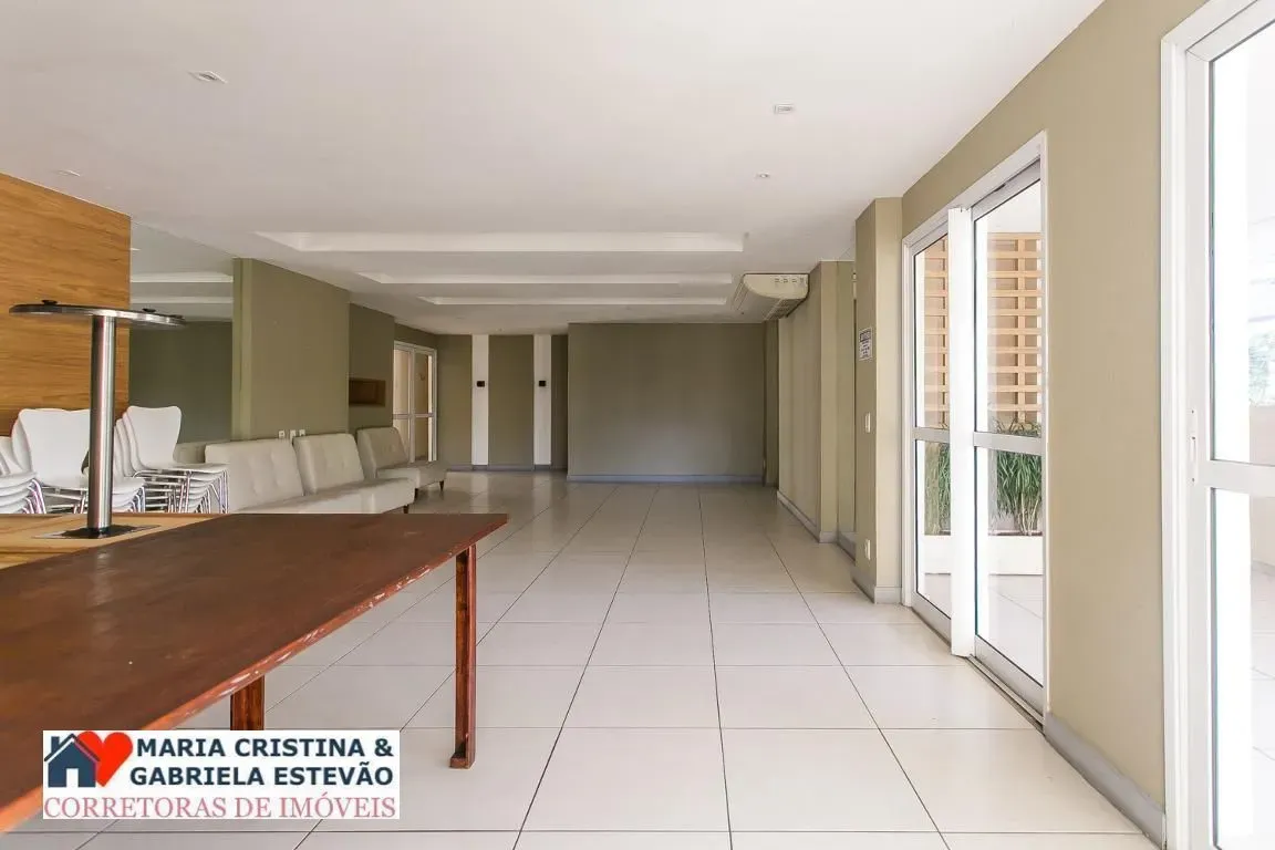 Glass-enclosed balcony in a 3-bedroom apartment, 84 m² — photo 28