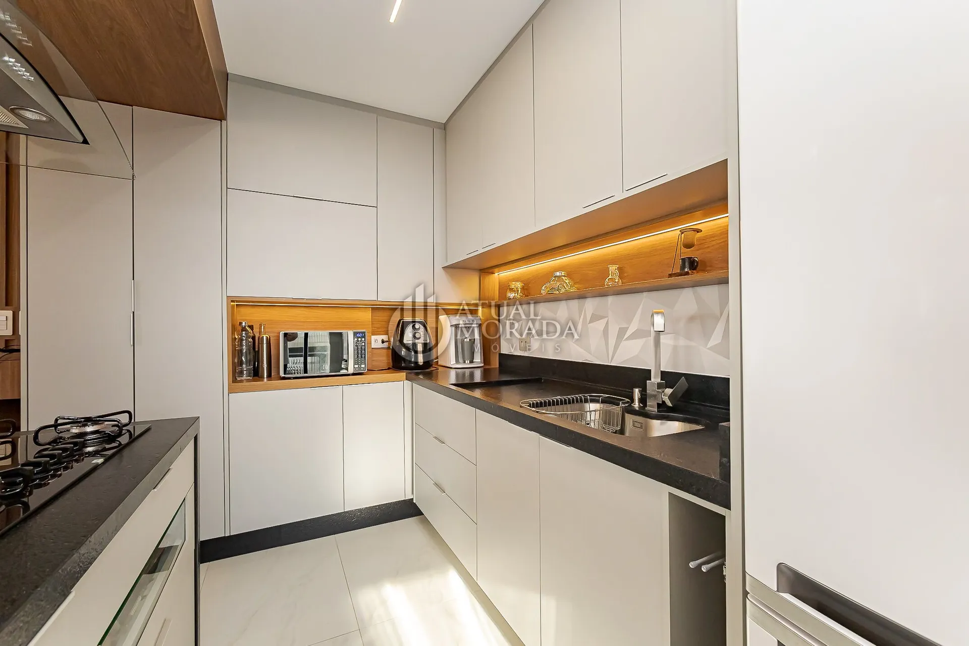 Furnished 2-bedroom apartment with open-plan kitchen — photo 5