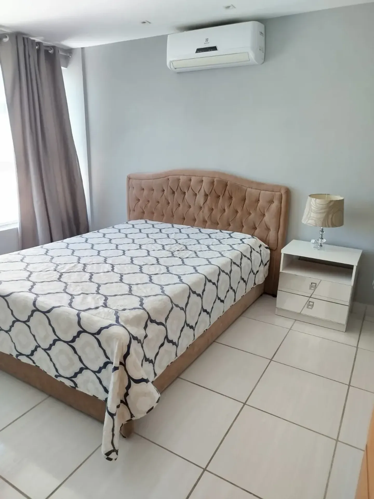Furnished 2-bedroom apartment with air conditioning — photo 3