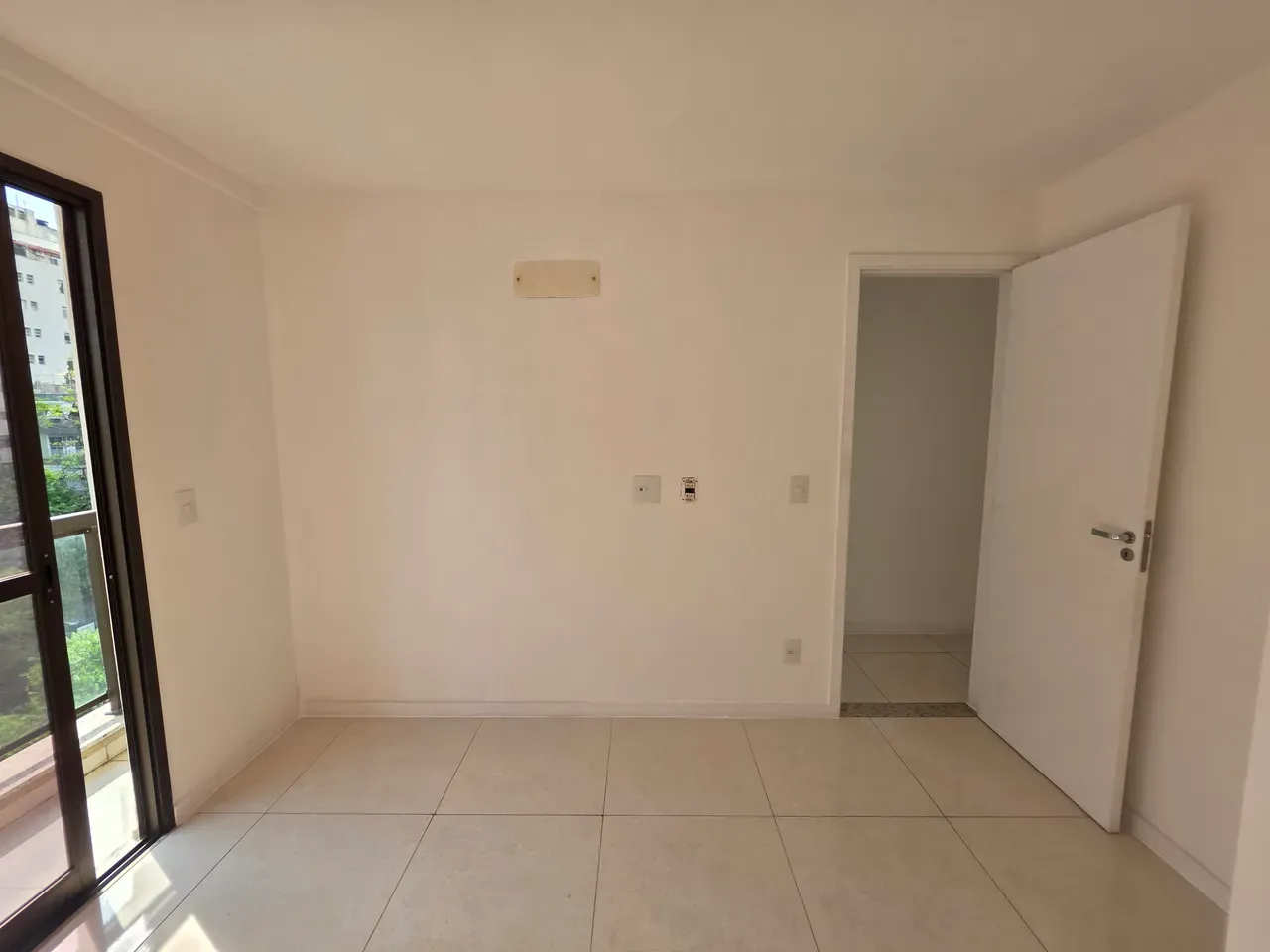 3-bedroom apartment with 5 bathrooms on the 5th floor — photo 52