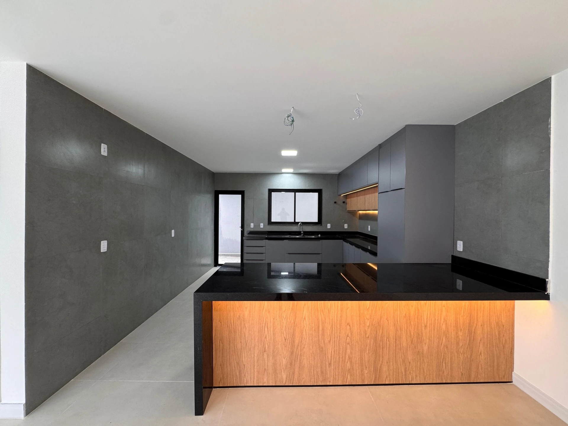 Condo house with 4 en-suite bedrooms and private yard — photo 2