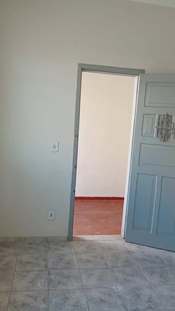 House with 2 bedrooms and 1 bathroom, fitted kitchen — photo 19