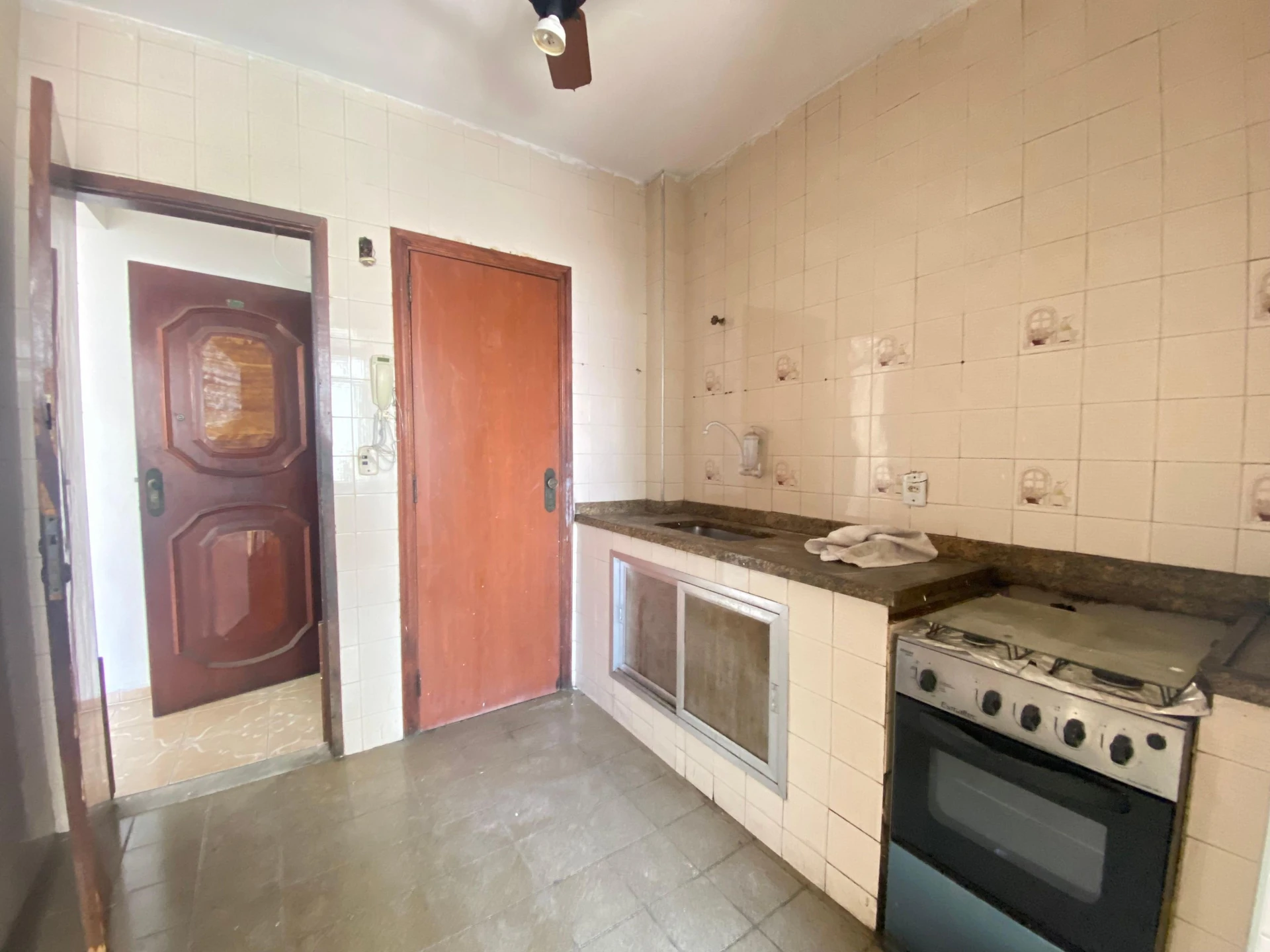 Квартира з 2 спальнями, 1 ванною та терасою — photo 34