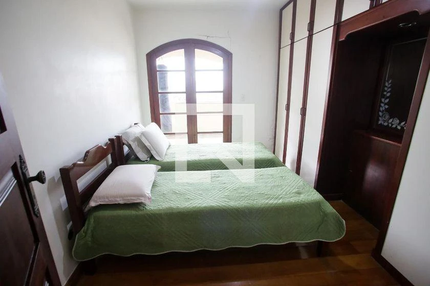 Furnished 400 m² house with 4 bedrooms and 4 bathrooms — photo 48