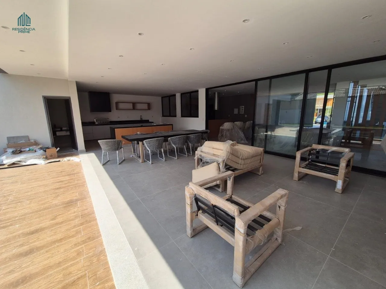 Furnished house with 4 bedrooms and an open-plan kitchen — photo 10