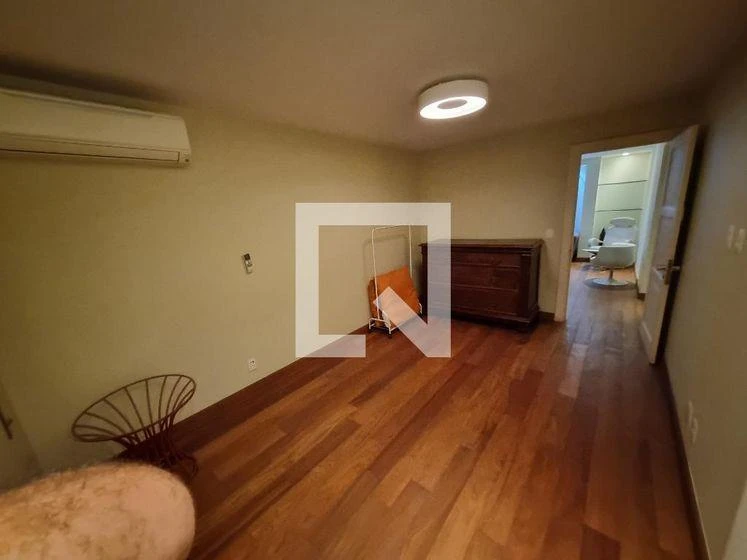 Washing machine in a 3-bedroom apartment, 300 m² — photo 44