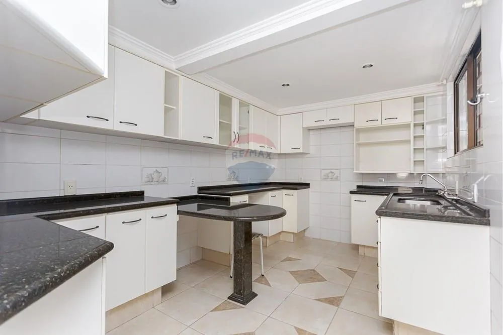 3-bedroom house 247 m² with pets allowed — photo 3