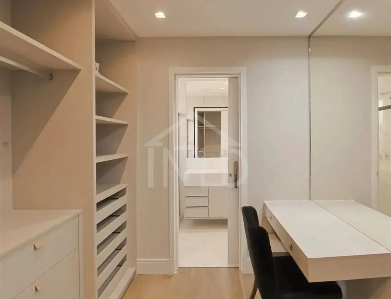 House with 5 bedrooms and 5 bathrooms, 850 m² — photo 13