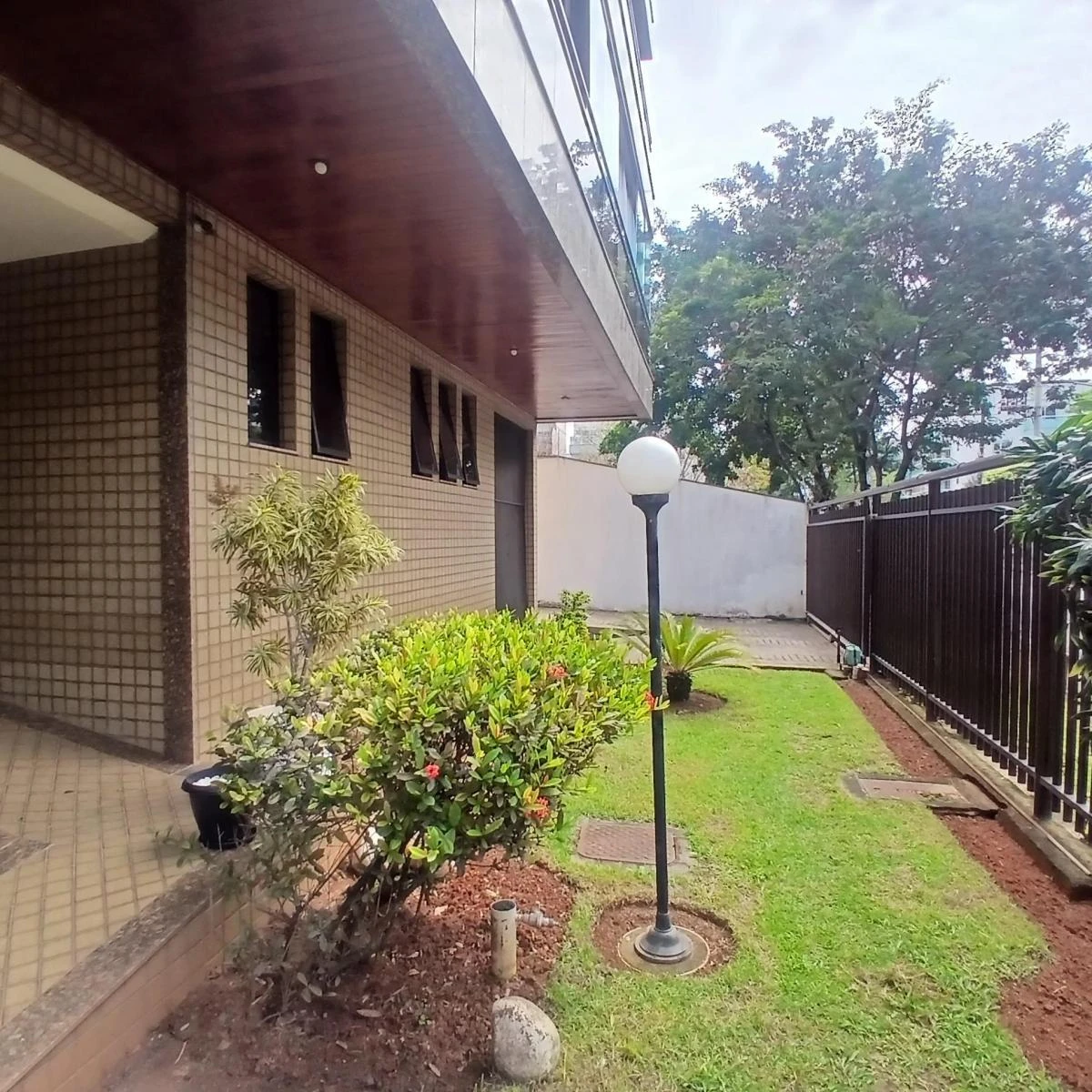 Duplex penthouse with 4 bedrooms and 4 baths, 300 m² — photo 26