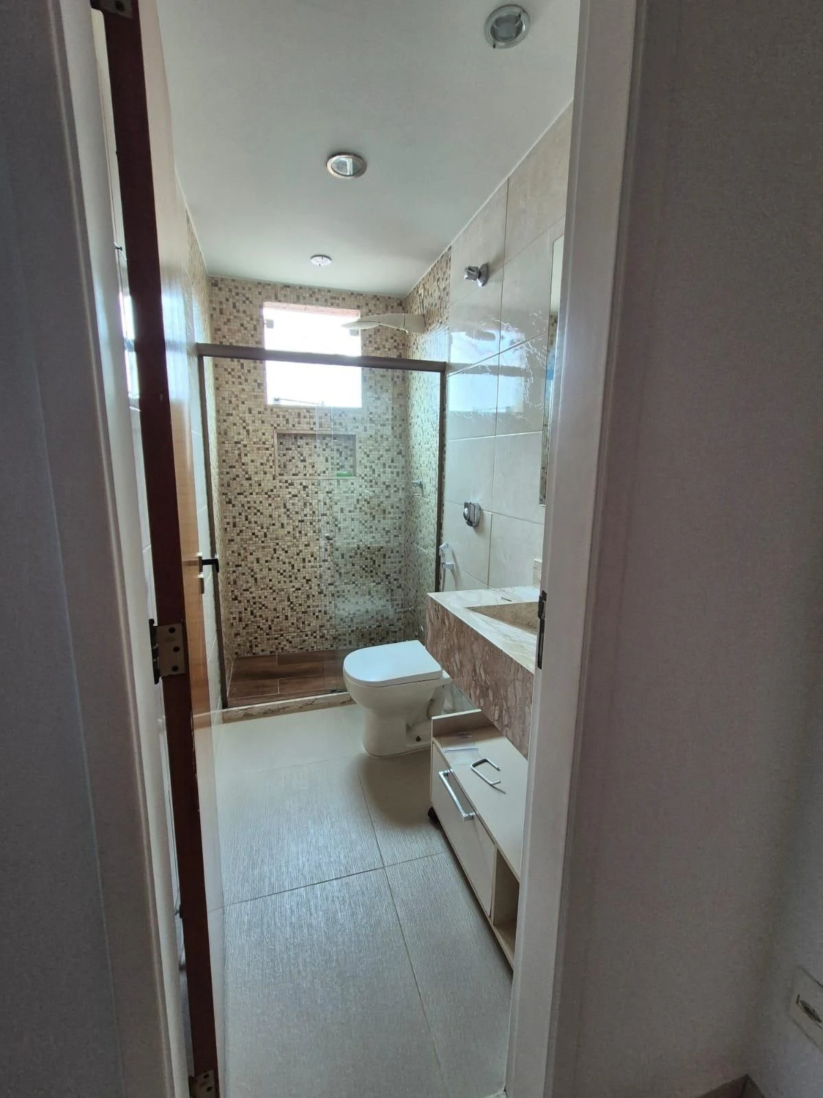 Unfurnished house with 5 bedrooms and integrated kitchen — photo 18