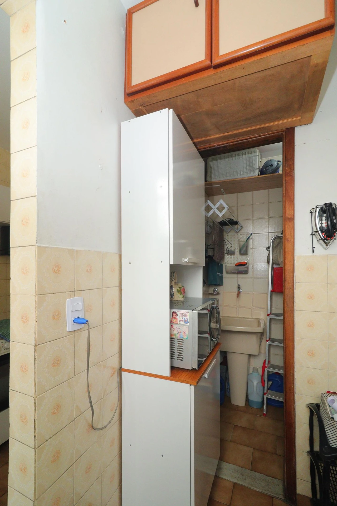 Furnished 3-bedroom apartment with balcony — photo 40